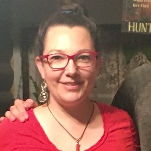 Meet your Posher, Angela